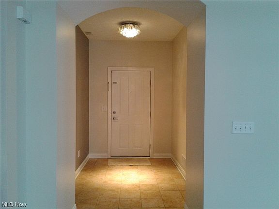 4th image of 511 Quarry Lakes Dr