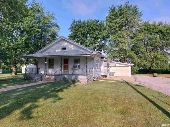113 N Barton St, Bluford, IL 62814