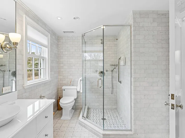 5 Hook Pond Ln — Photo 18