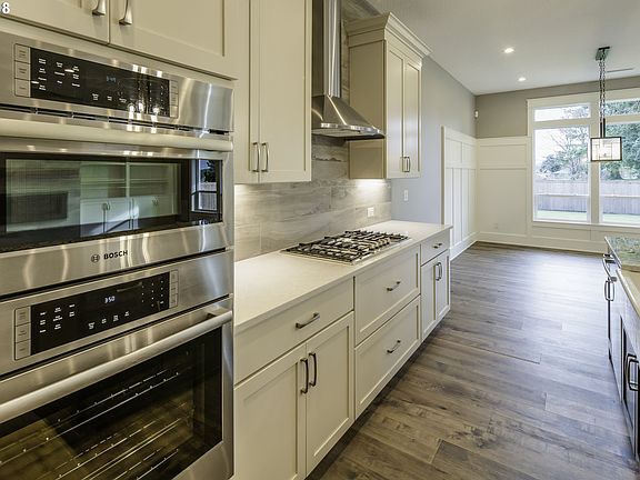 5th image of 14102 NE 52nd Ave