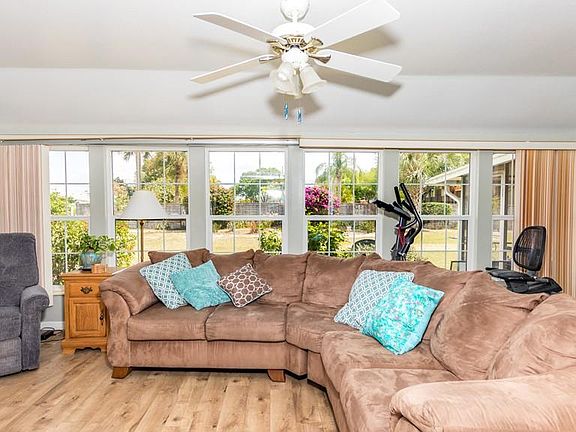 5th image of 709 Ward Cir