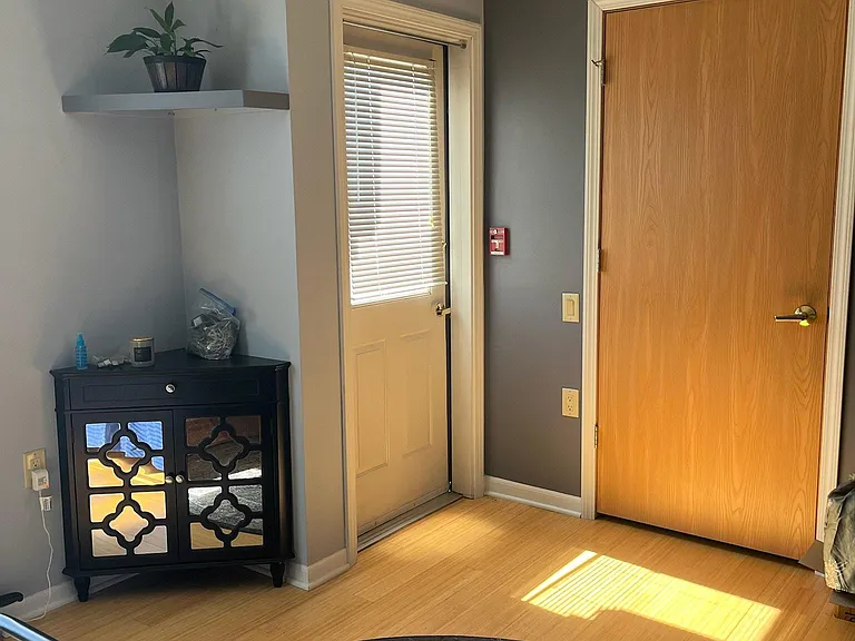 635 E Dayton St — Photo 21