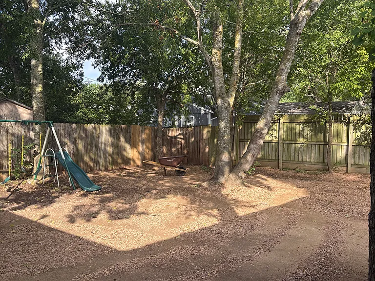 4111 Shawnee Cir — Photo 19