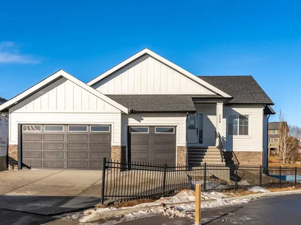 208 N Monterey Bay SE, High River, AB T1V 0J7