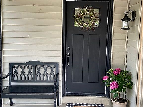 3rd image of 119 Hatcher Ln