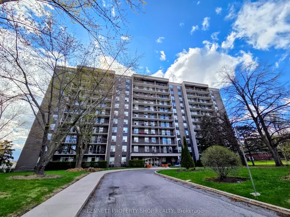 2400 Virginia Dr #1007, Ottawa, ON K1H 8L3