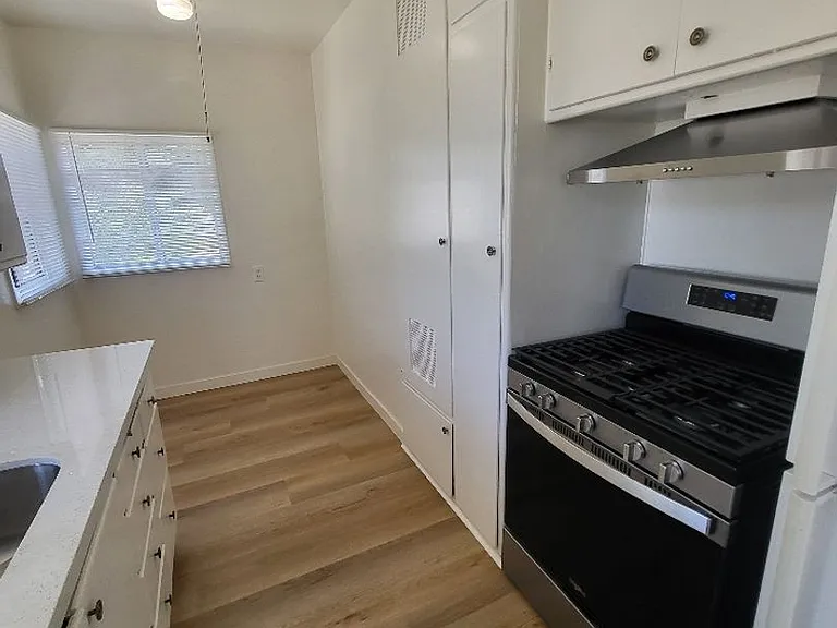 120 S Craig Ave — Photo 14