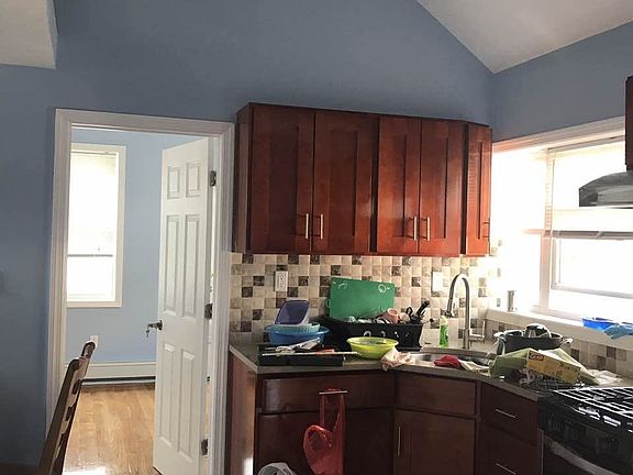 4th image of 11939 6th Ave #1