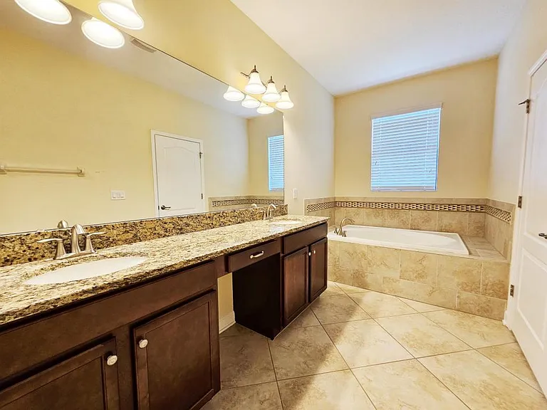 7468 Fairgrove Ave — Photo 21