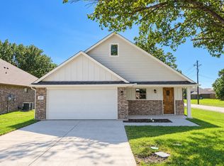 493 W Jefferson St, Van Alstyne, TX 75495