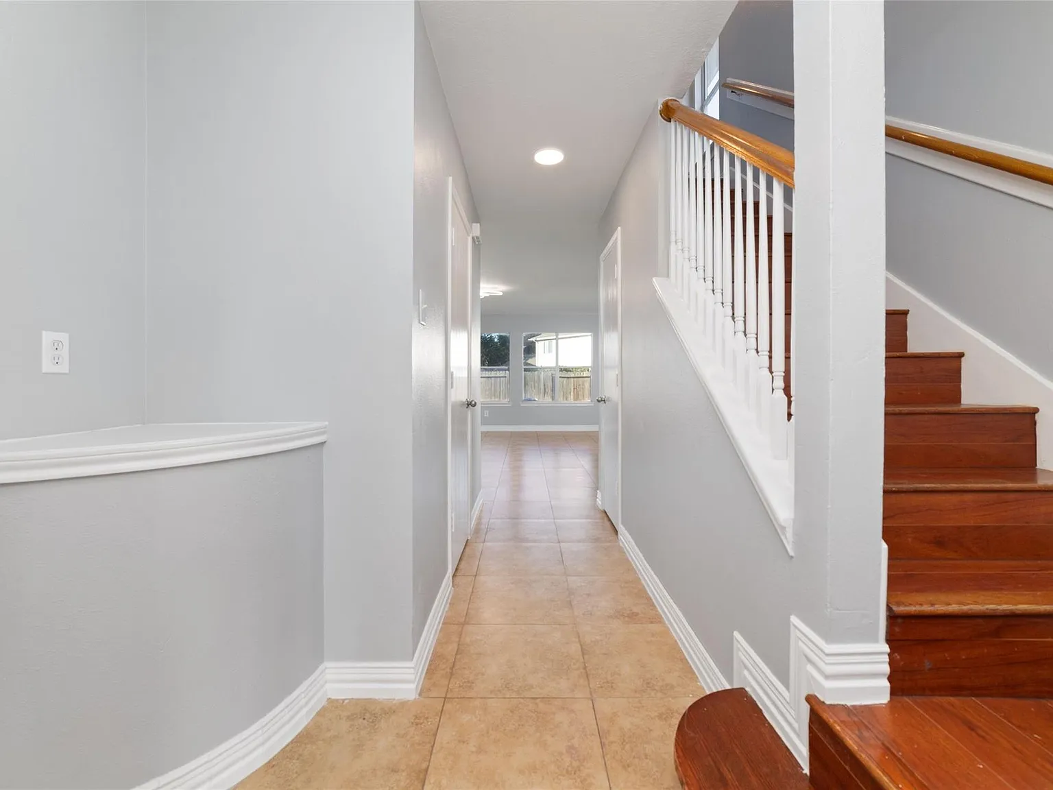 3 bed, 2.5 bath, 1803 sqft, $2,000 — Photo 4