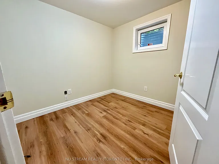 45 Emmeloord Cres — Photo 38