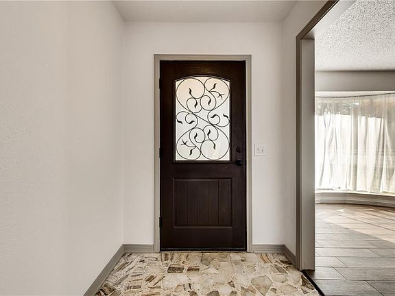 4th image of 2357 Monticello Cir