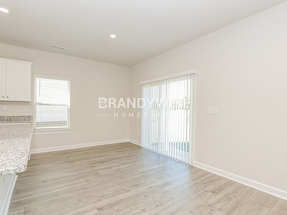 5th image of 3301 Quintana Dr
