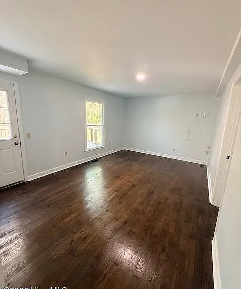 309 Country Club Ln — Photo 6