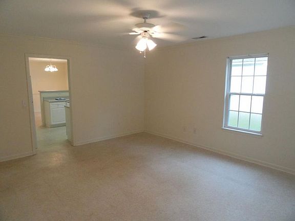 2nd image of 254 Victory Gardens Dr