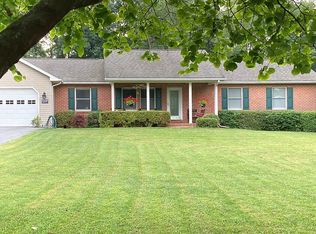 290 Charming Ln, Bunker Hill, WV 25413