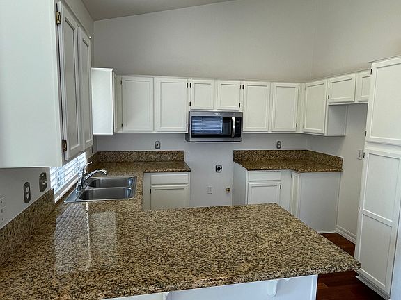 4th image of 5115 Shadow Lake Dr