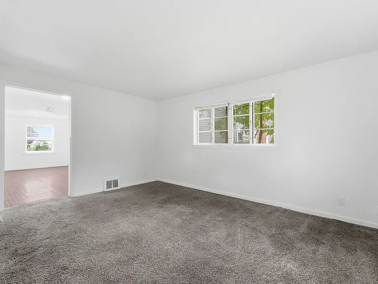 4029 Weisser Park Ave — Photo 9