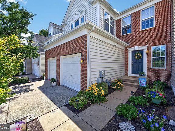 2nd image of 25 Berman Ct