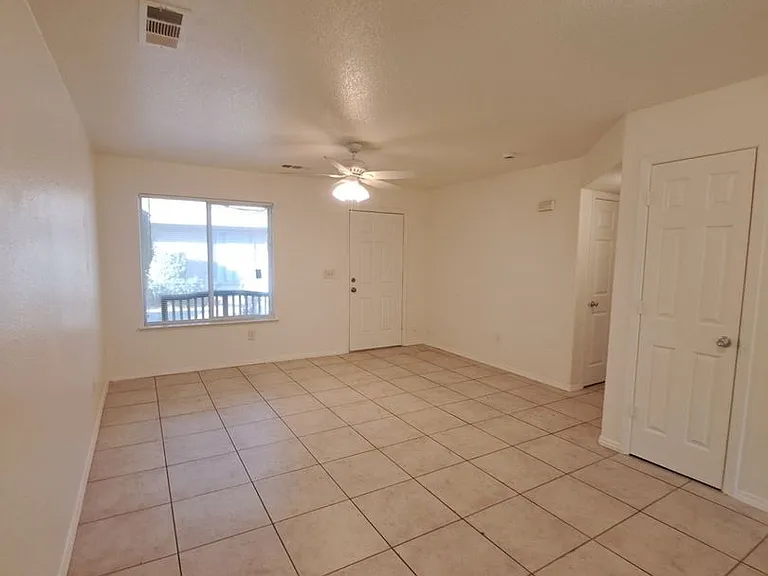 4781 E Ashlan Ave — Photo 5