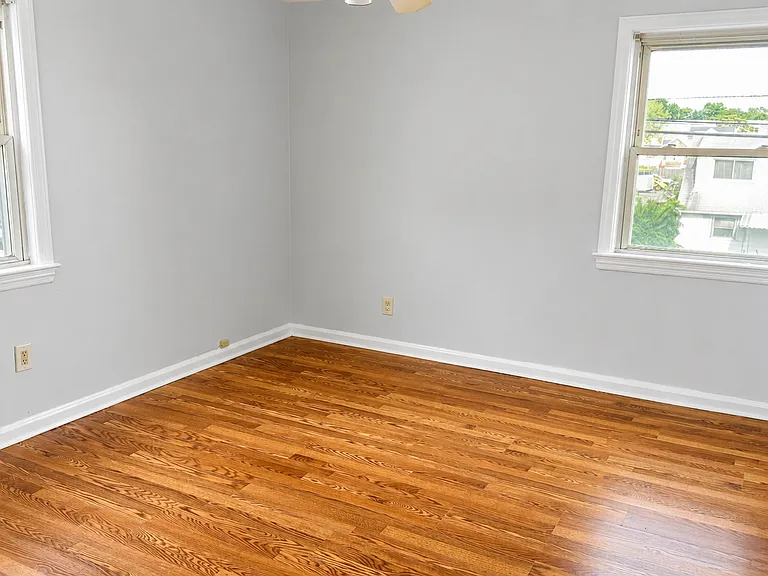 195 Jackson Ave — Photo 7