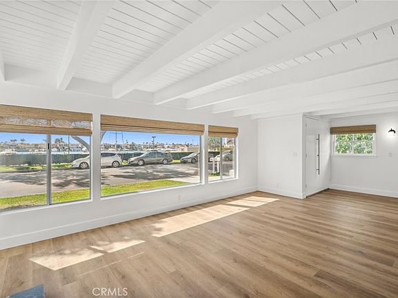 5th image of 2551 Bayshore Dr