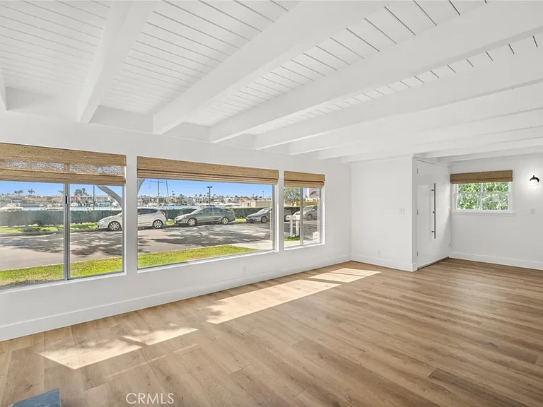 2551 Bayshore Dr — Photo 5