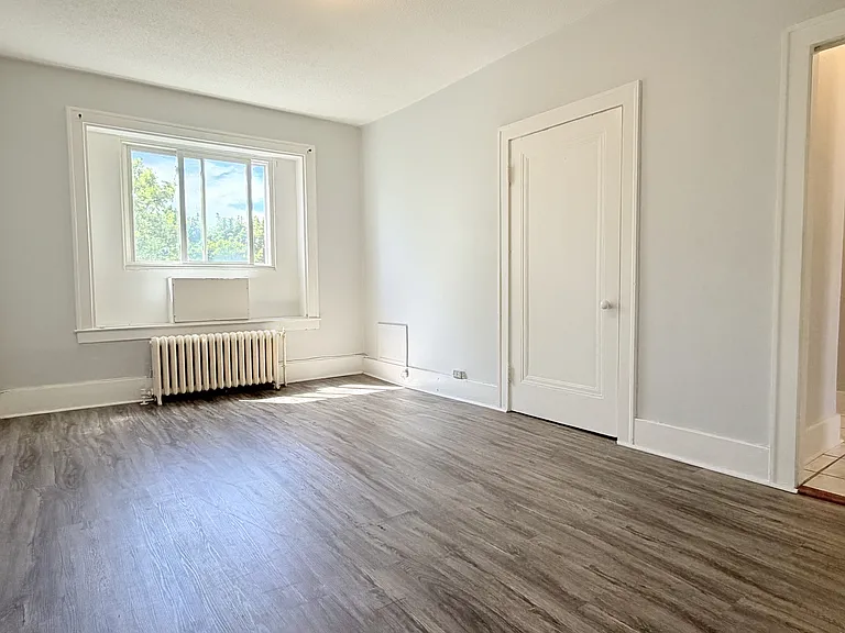 1441 Wyandotte St E #13 — Photo 1