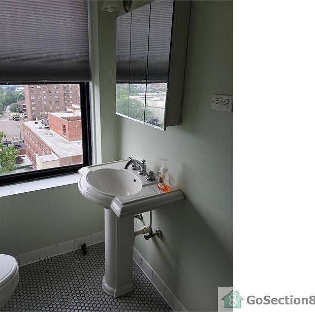 1st image of 15 E Kirby St APT 918