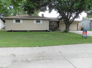 915 E Oklahoma Ave, Grand Island, NE 68801