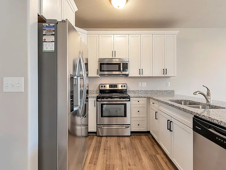 1103 W Emerald Pools Ln — Photo 6