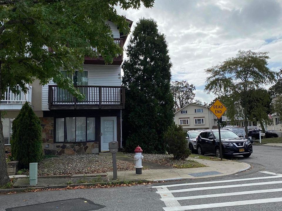 2nd image of 60 Blueberry Ln