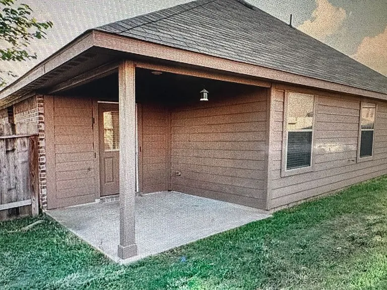 19115 Warlander Ct — Photo 12