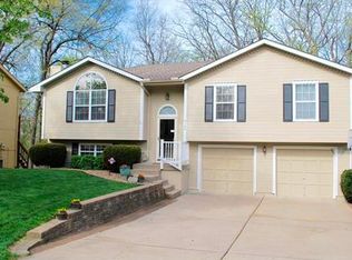 4104 N Charlotte Ct, Kansas City, MO 64116