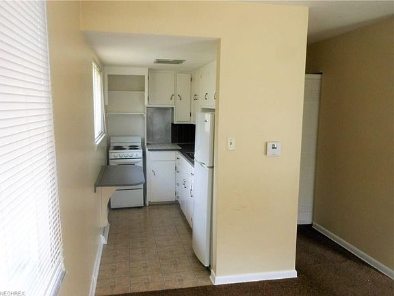 3rd image of 731 & 733 Upson St