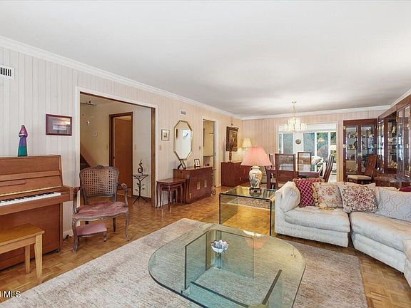 4th image of 4 Marion Avenue