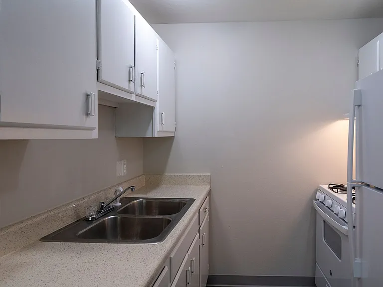 Oak Valley Apartments — Photo 21