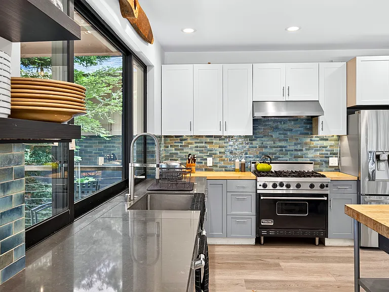 2733 N Fitch Mountain Rd — Photo 16