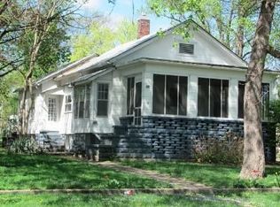 313 N Vine St, Du Quoin, IL 62832