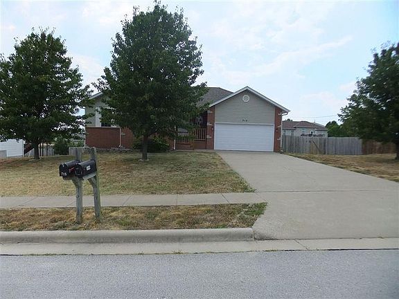 2nd image of 715 S Berry Ln