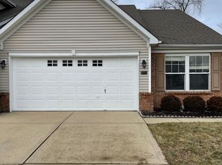 1332 Summerhouse Dr #B, Indianapolis, IN 46217
