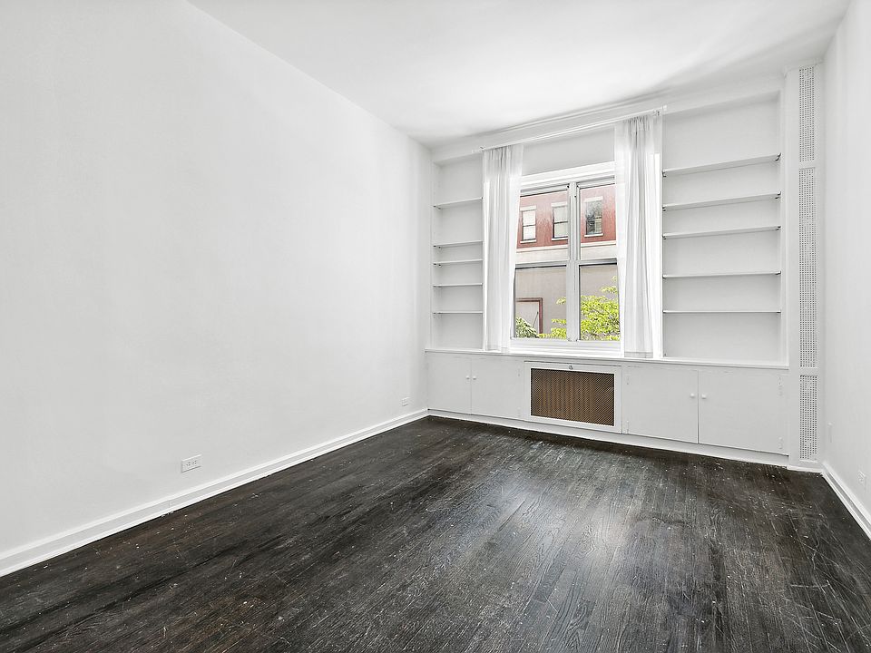1st image of 22 Irving Pl APT 3D
