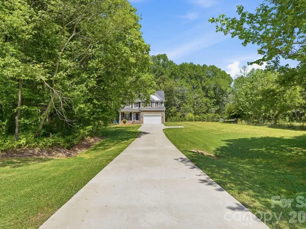 2910 Plum Thicket Ct, Monroe, NC 28112