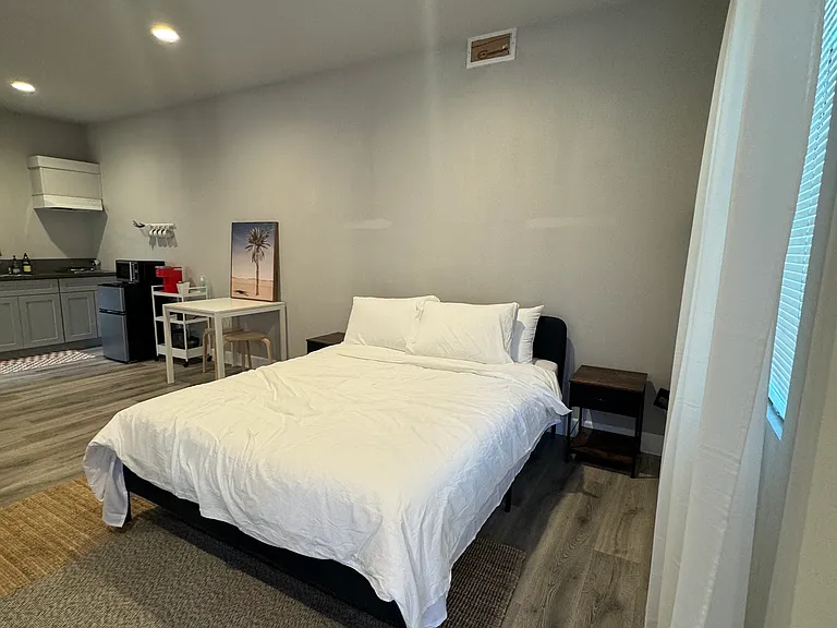 5827 Rose Ave #2 — Photo 4