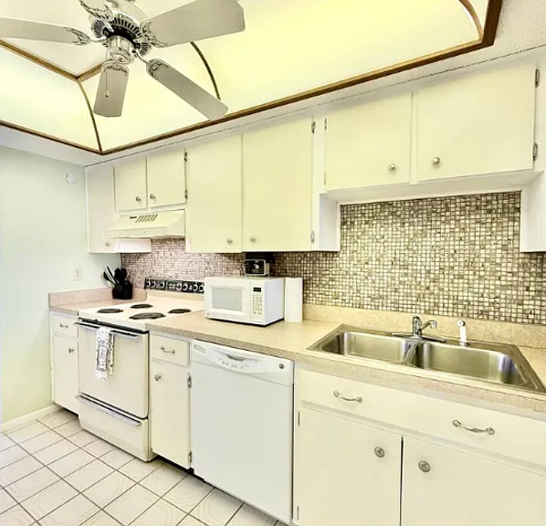 18201 Gulf Blvd #206 — Photo 9