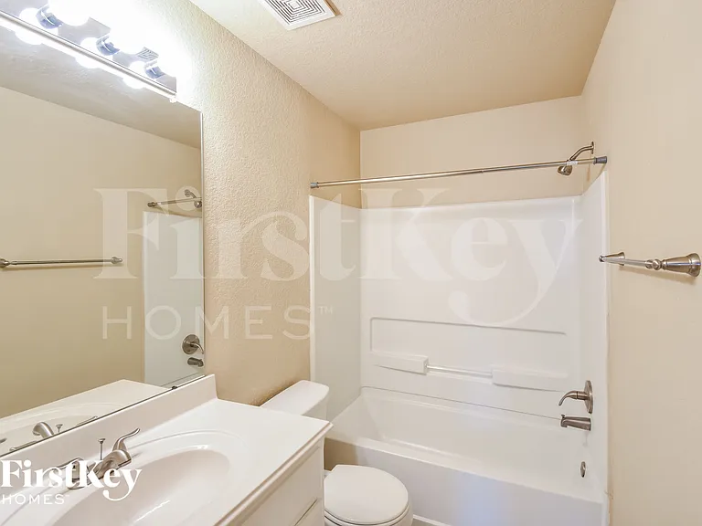 11222 Country Cyn — Photo 12