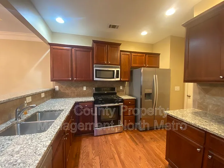 5365 Donehoo Ct — Photo 6