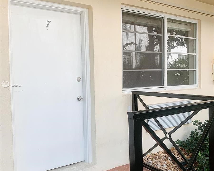 1st image of 7315 Byron Ave APT 7