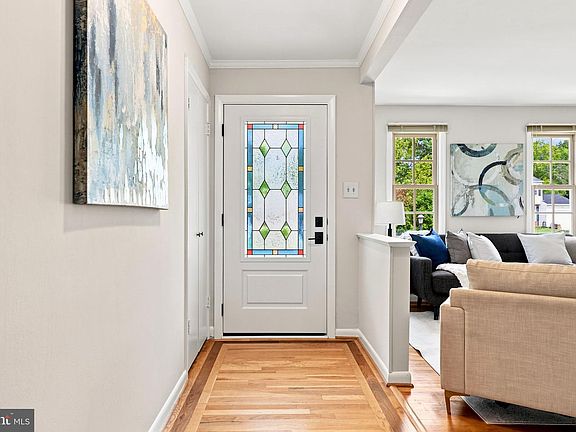 3rd image of 14833 Cranoke St
